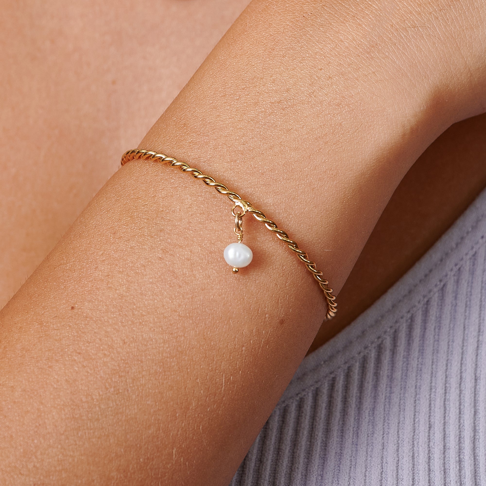 Dainty Pearl Cuff Bracelet - HLcollection - Handmade Gold and Silver Jewelry
