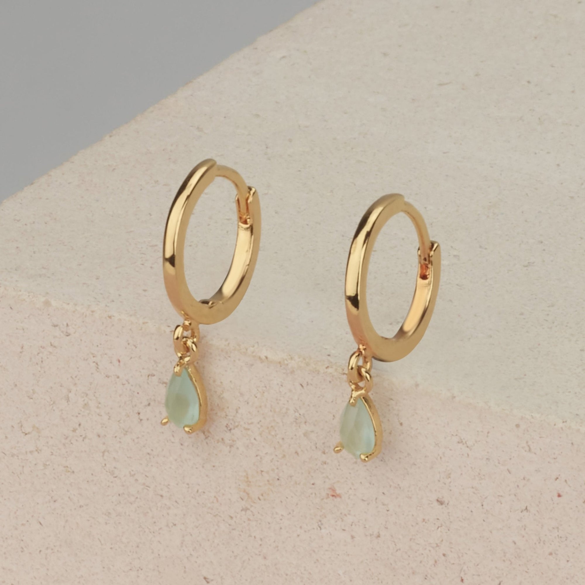 Delicate Teardrop Gold Earrings - HLcollection - Handmade Gold and Silver Jewelry