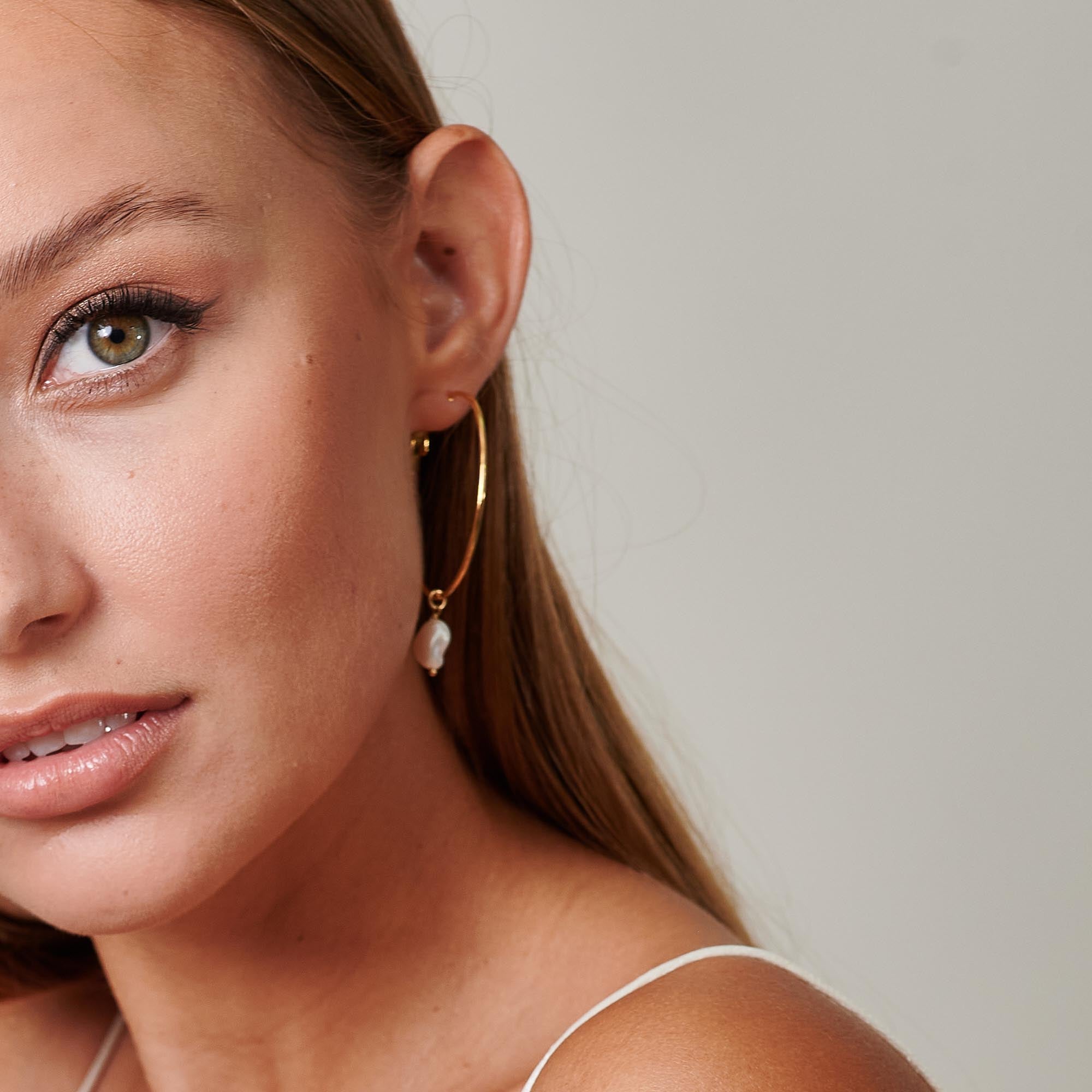 Freshwater Pearl Hoop Earrings - HLcollection - Handmade Gold and Silver Jewelry