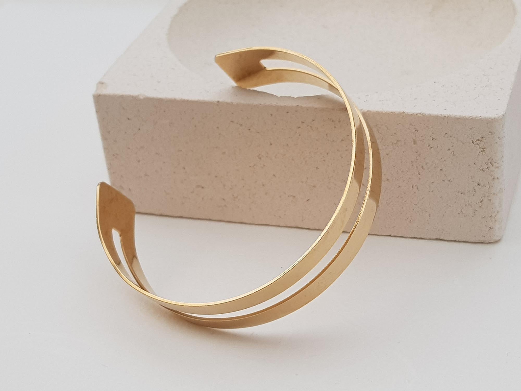 Gold Cuff Bracelet - HLcollection - Handmade Gold and Silver Jewelry